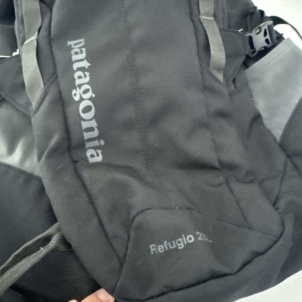 Patagonia Black Backpack Refugio 28L Embroidered WASHED - Picture 10 of 16